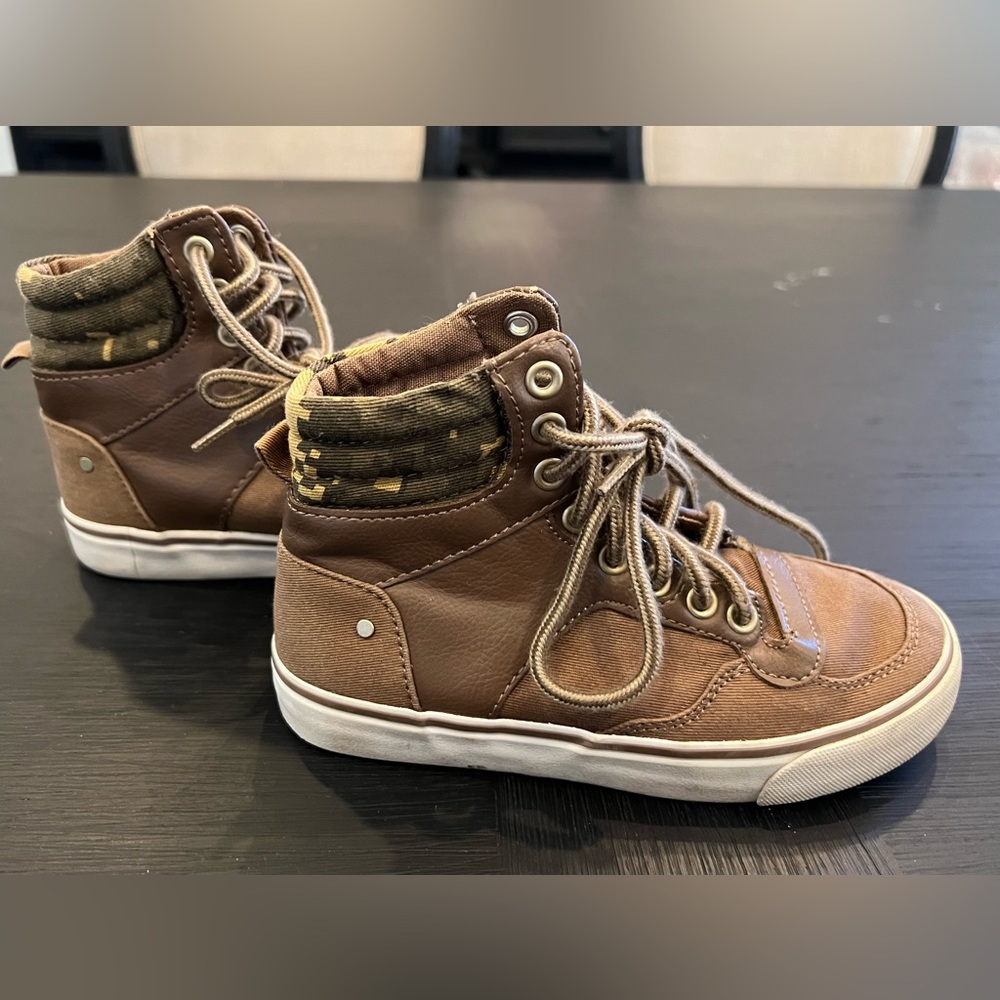 Boy’s Old Navy High Top Sz. 12